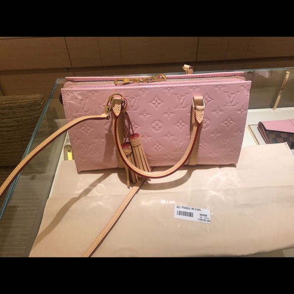 Louis Vuitton Handbags - Louis Vuitton Neo Triangle Spring 2017 Collection